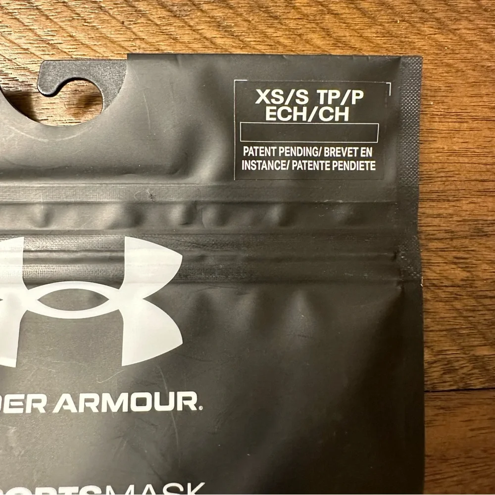 NWT UNDER ARMOUR SPORT MASK SIZE XS/S